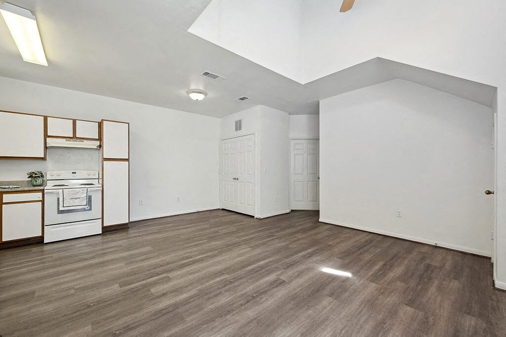 Fountains At Tidwell Apartments & The Enclave, 2303 W. Tidwell Rd